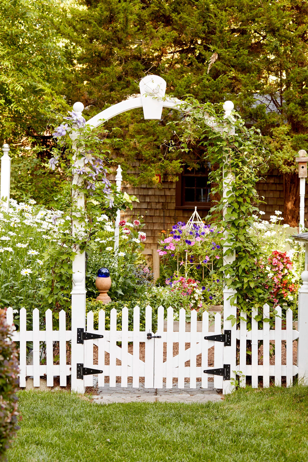 Cottage Gardens Enchant And Enthrall Cottage Garden