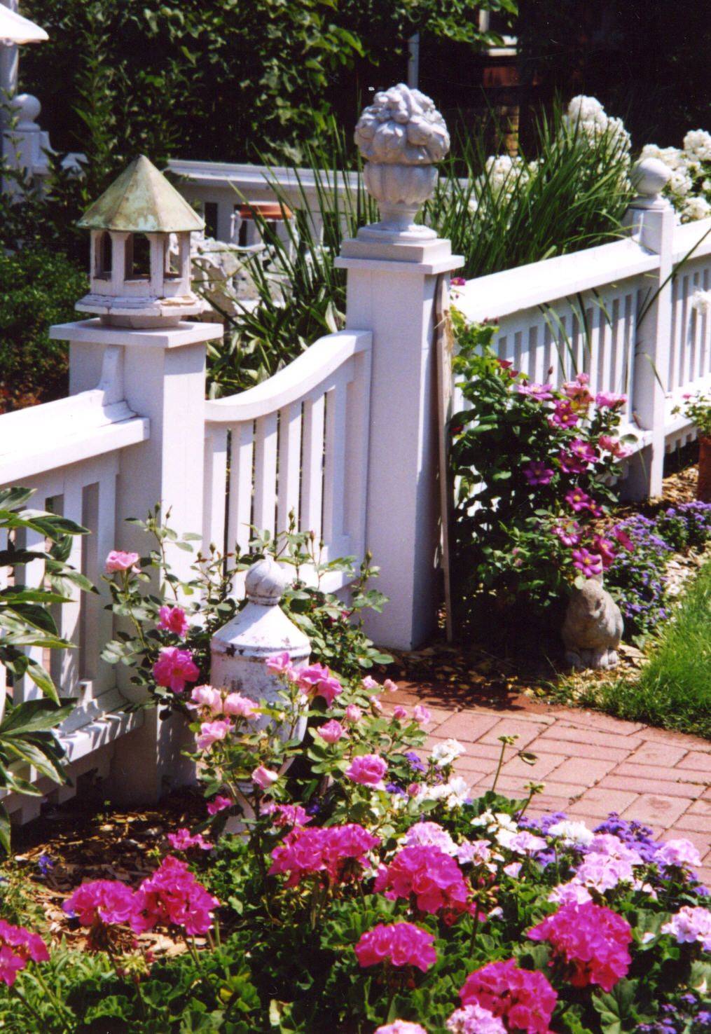 White Picket Fence Garden Picket Fence Garden