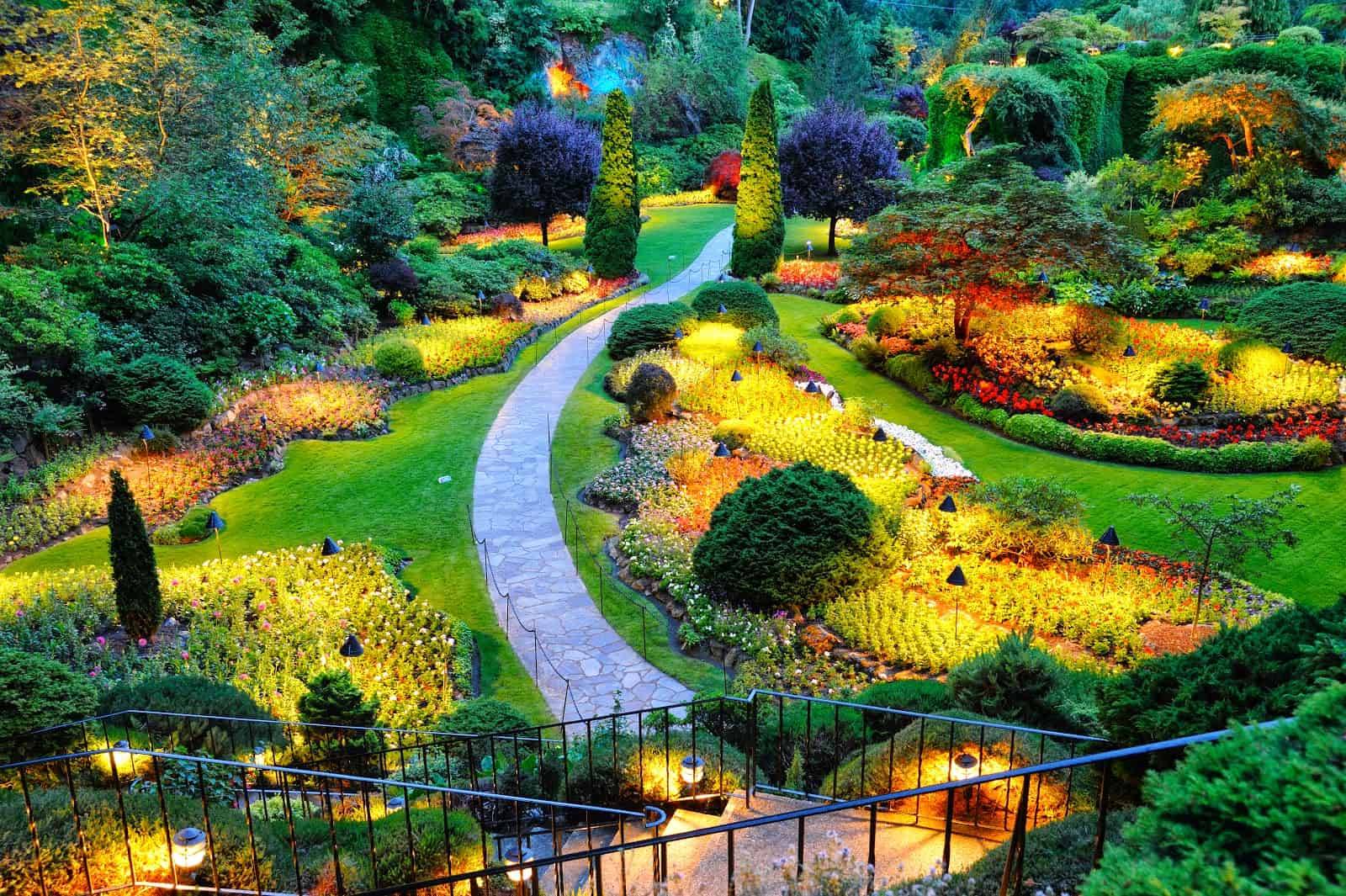The Most Beautiful Home Gardens