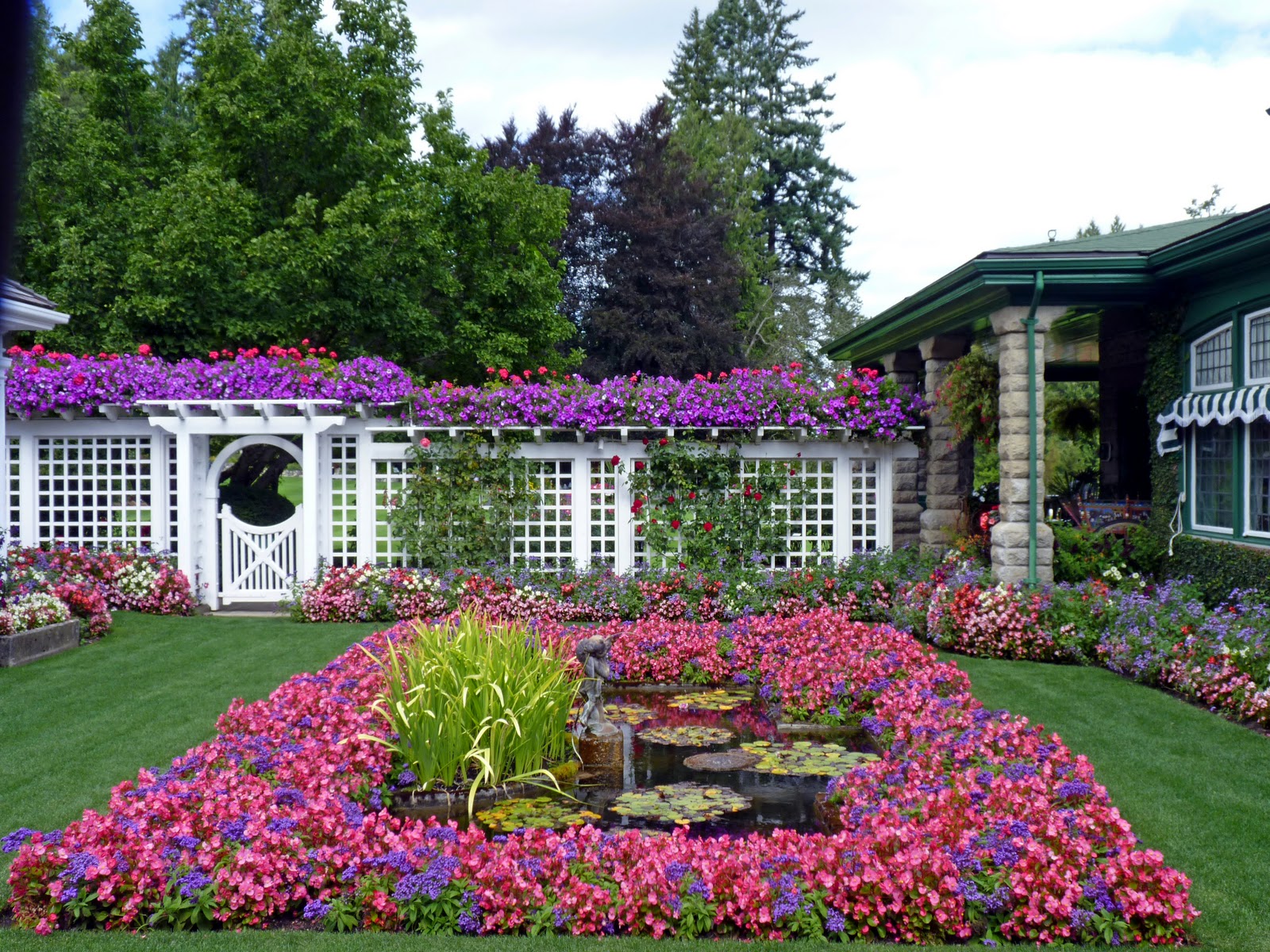 The Most Beautiful Home Gardens