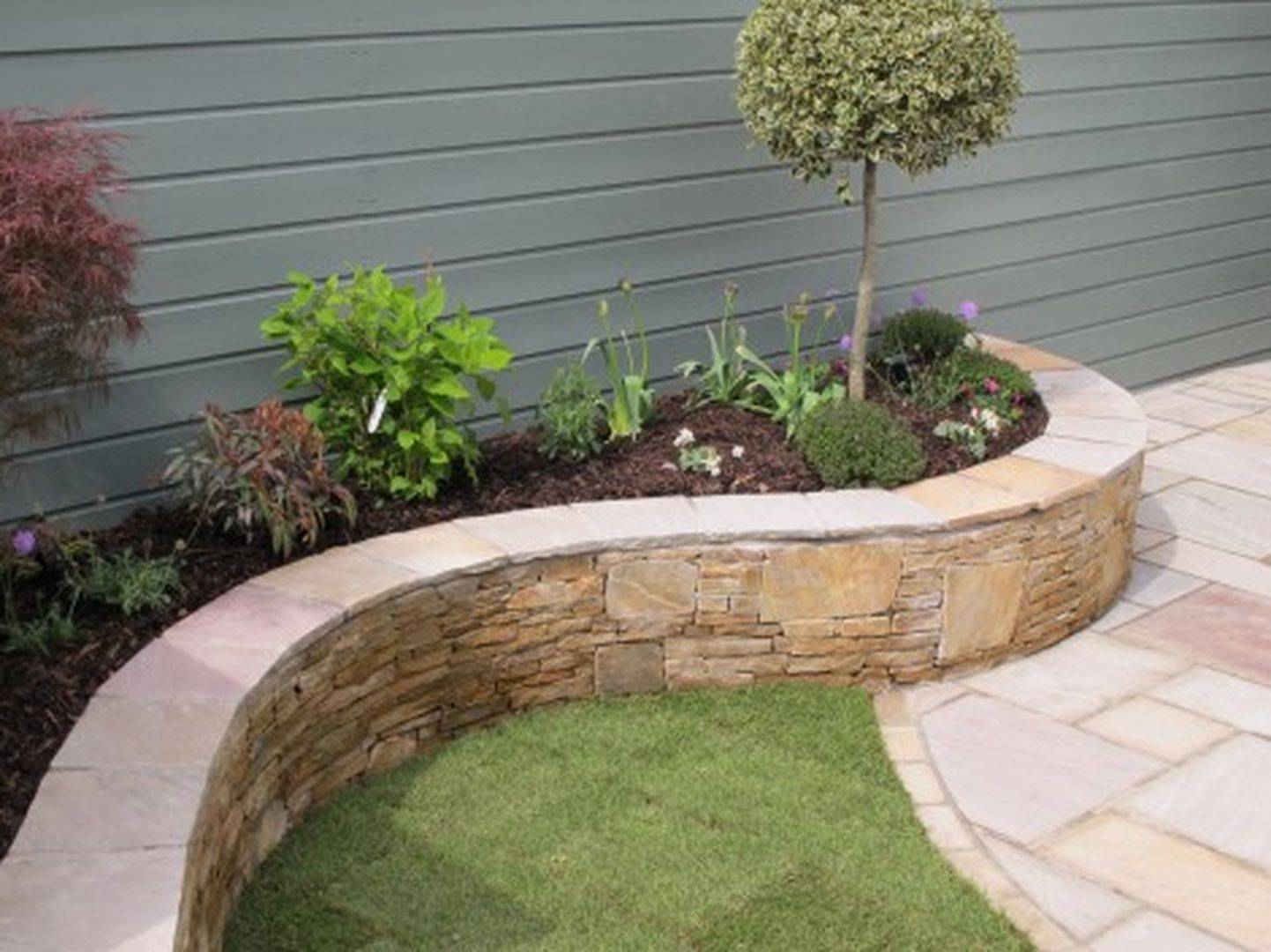 Stylish Garden Bed Edging Ideas Digsdigs