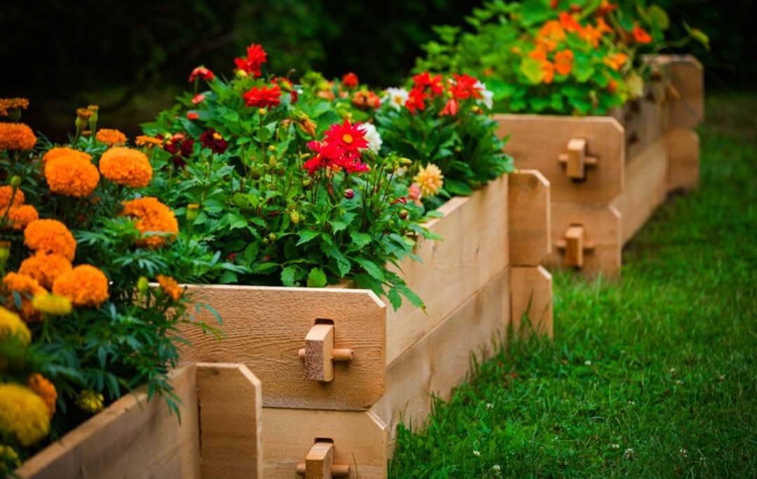 A Box Cedar Raised Bed Kit