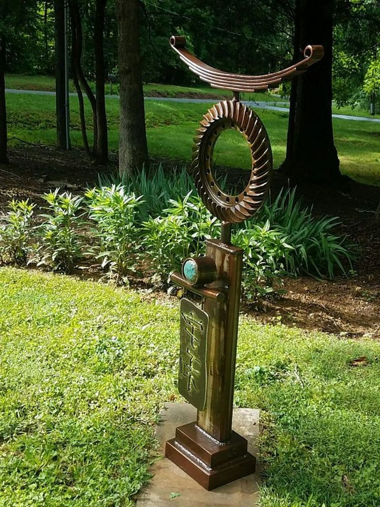 Unique Outdoor Metal Garden Art Ideas