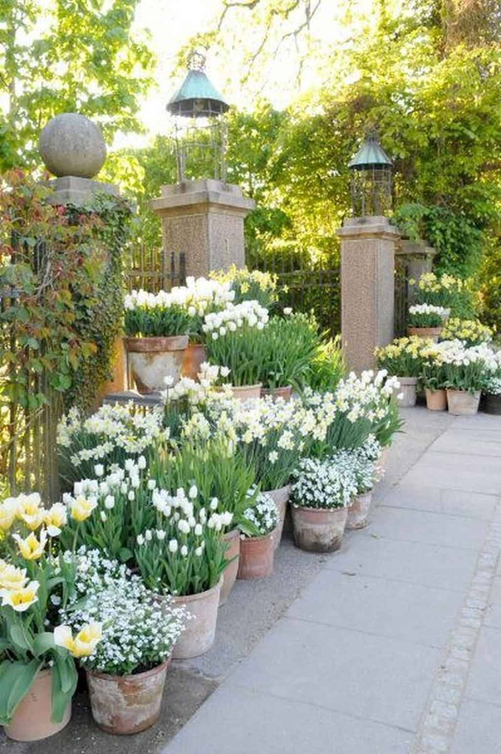 Modern French Country Garden Decor Ideas