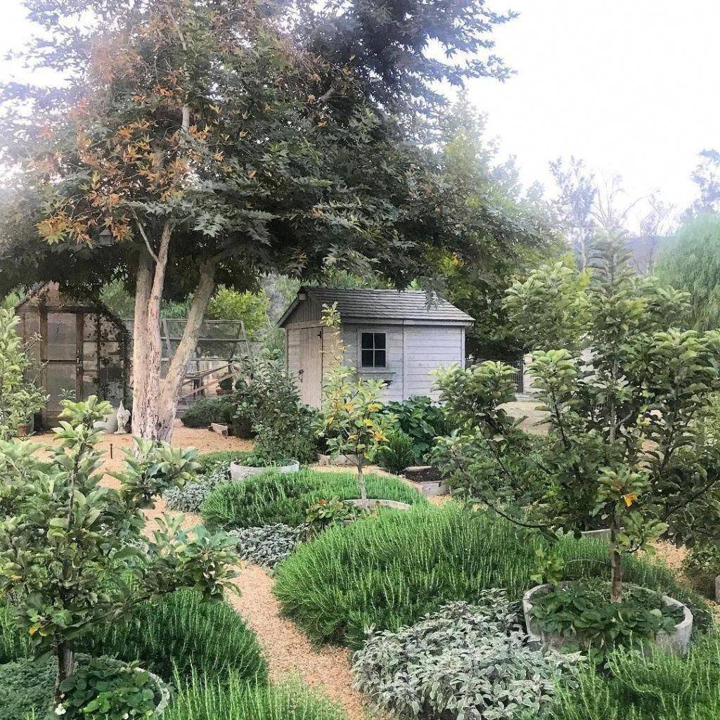 An Elegant French Garden