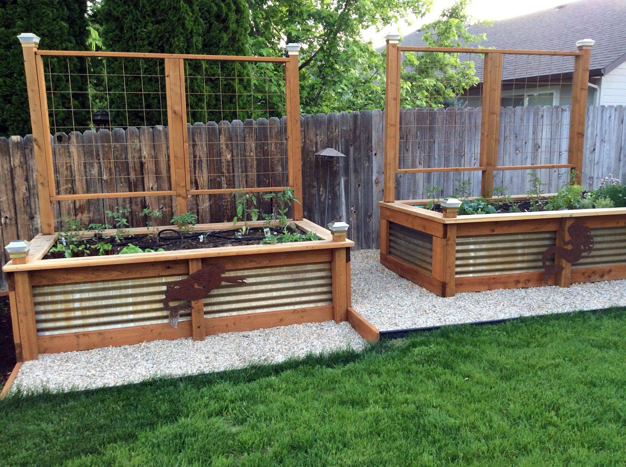 Pretty Privacy Fence Planter Boxes Ideas