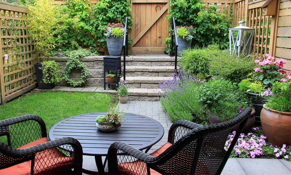 Beautiful Backyard Garden Path