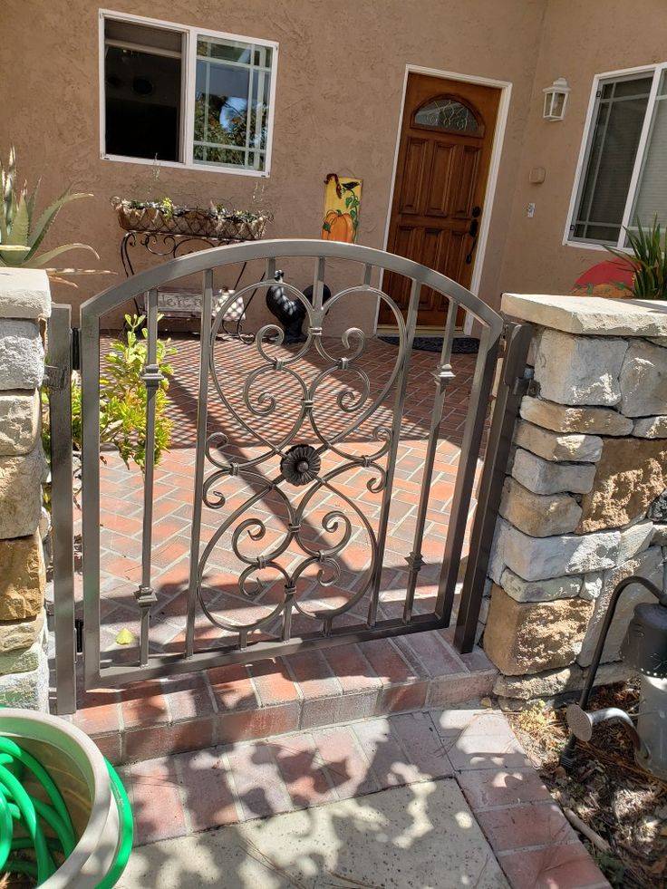Fantastic Rustic Garden Gates Decor Ideas