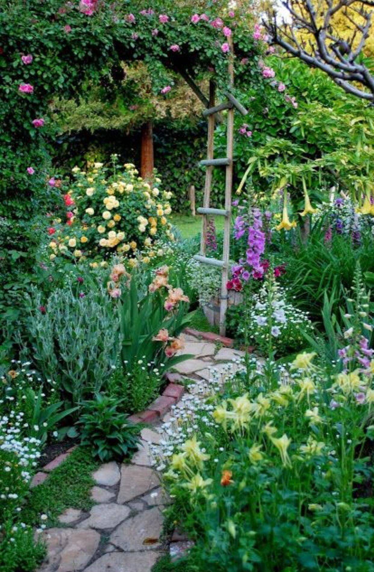 Cute Simple Tiny Patio Garden Ideas