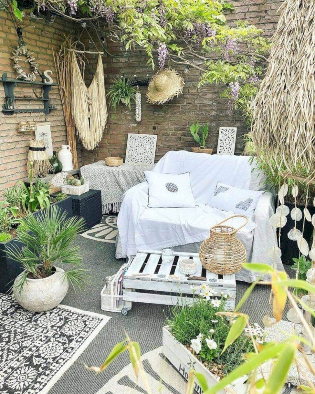 Fascinating Bohemian Garden Decoration Ideas