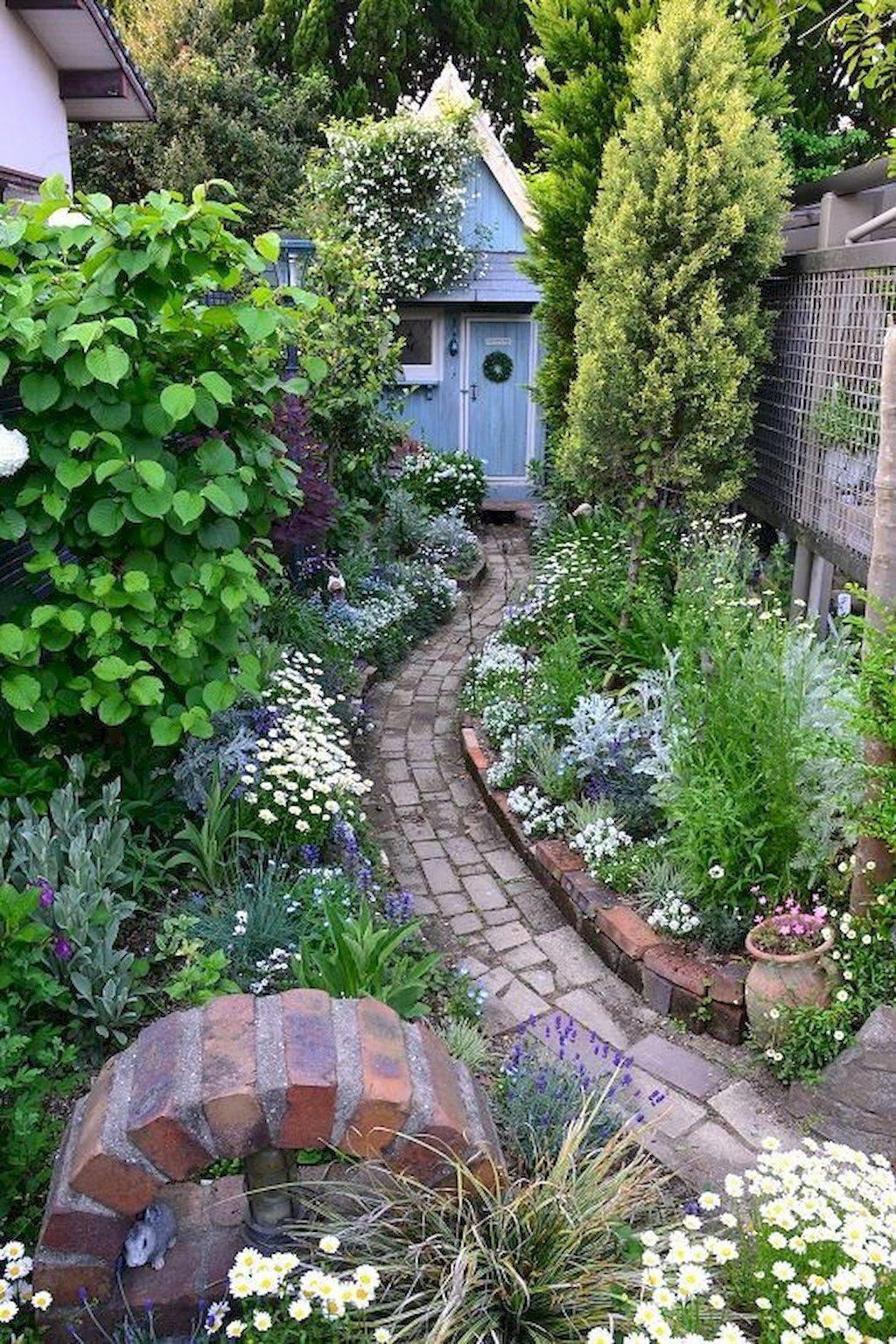 Beautiful Front Yard Cottage Ideas