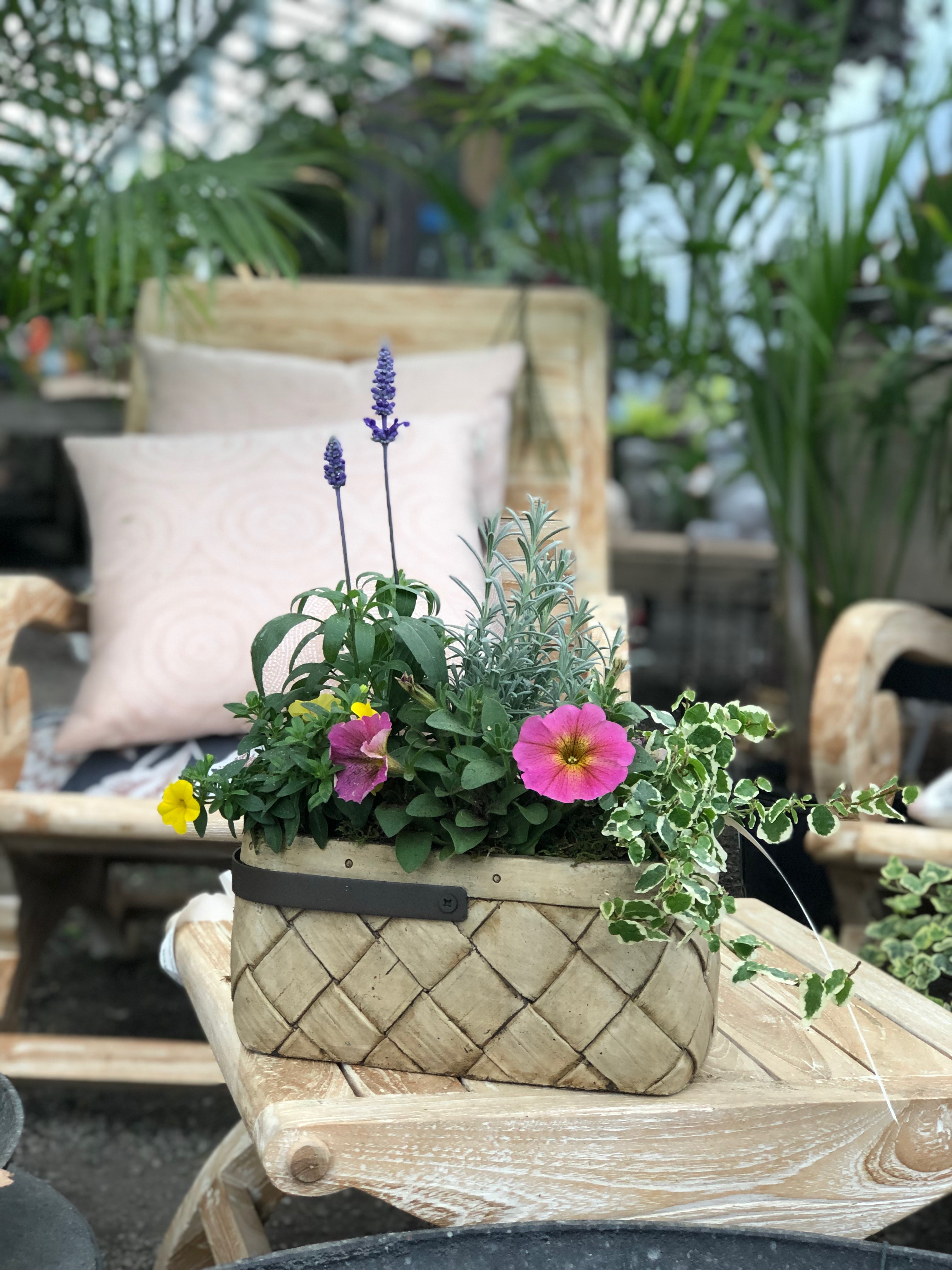 Easy Rustic Outdoor Decor Ideas