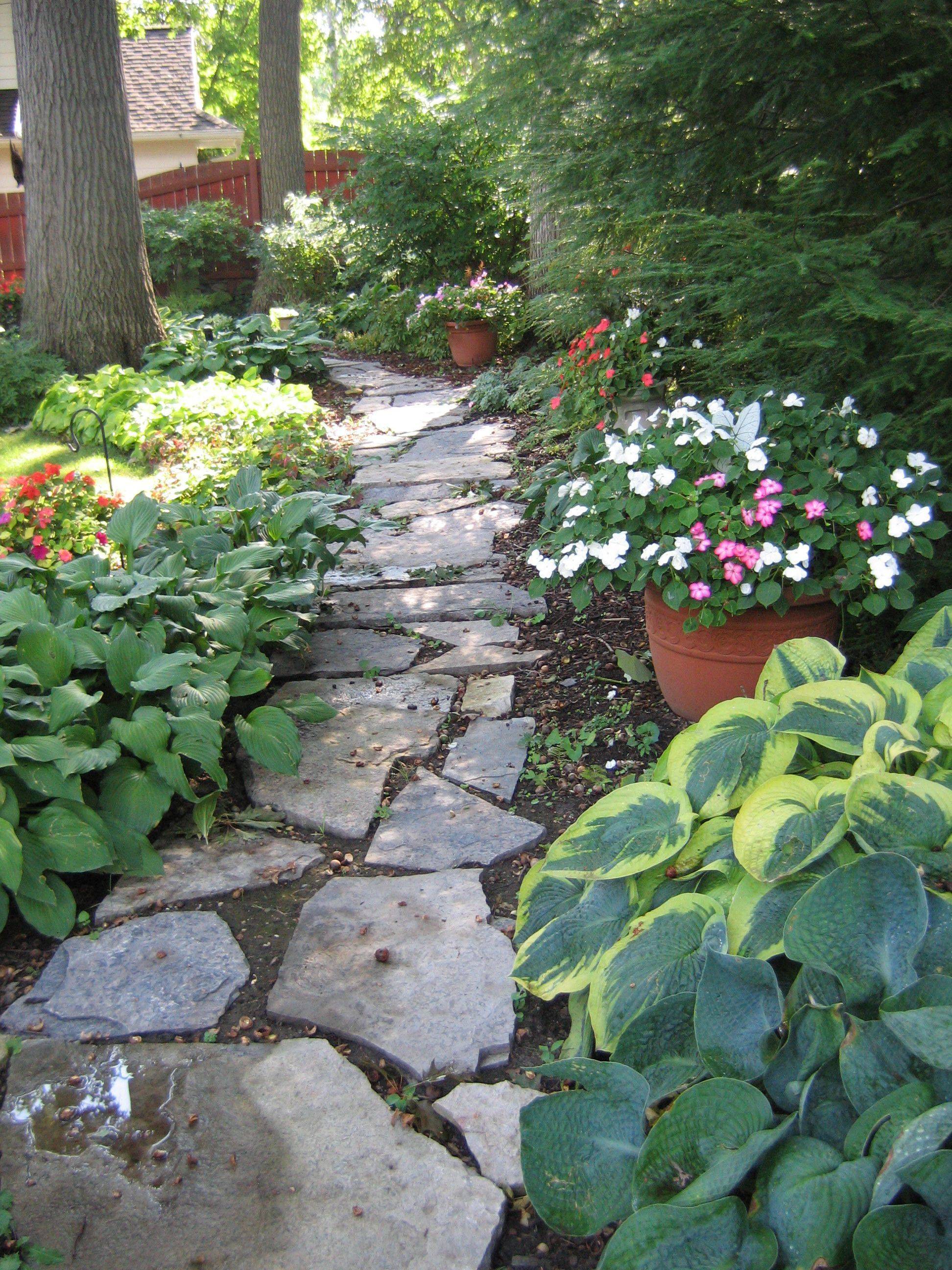 Beautiful Side Yard Garden Path Design Ideas