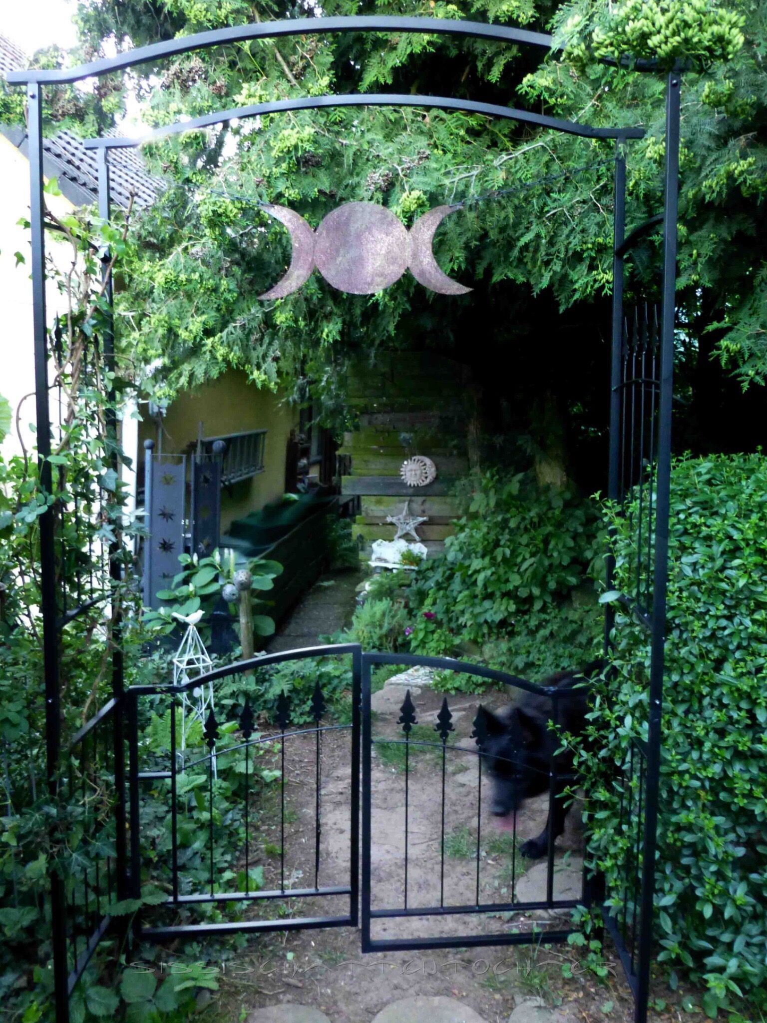 Beautiful Flower Garden Gate Ideas