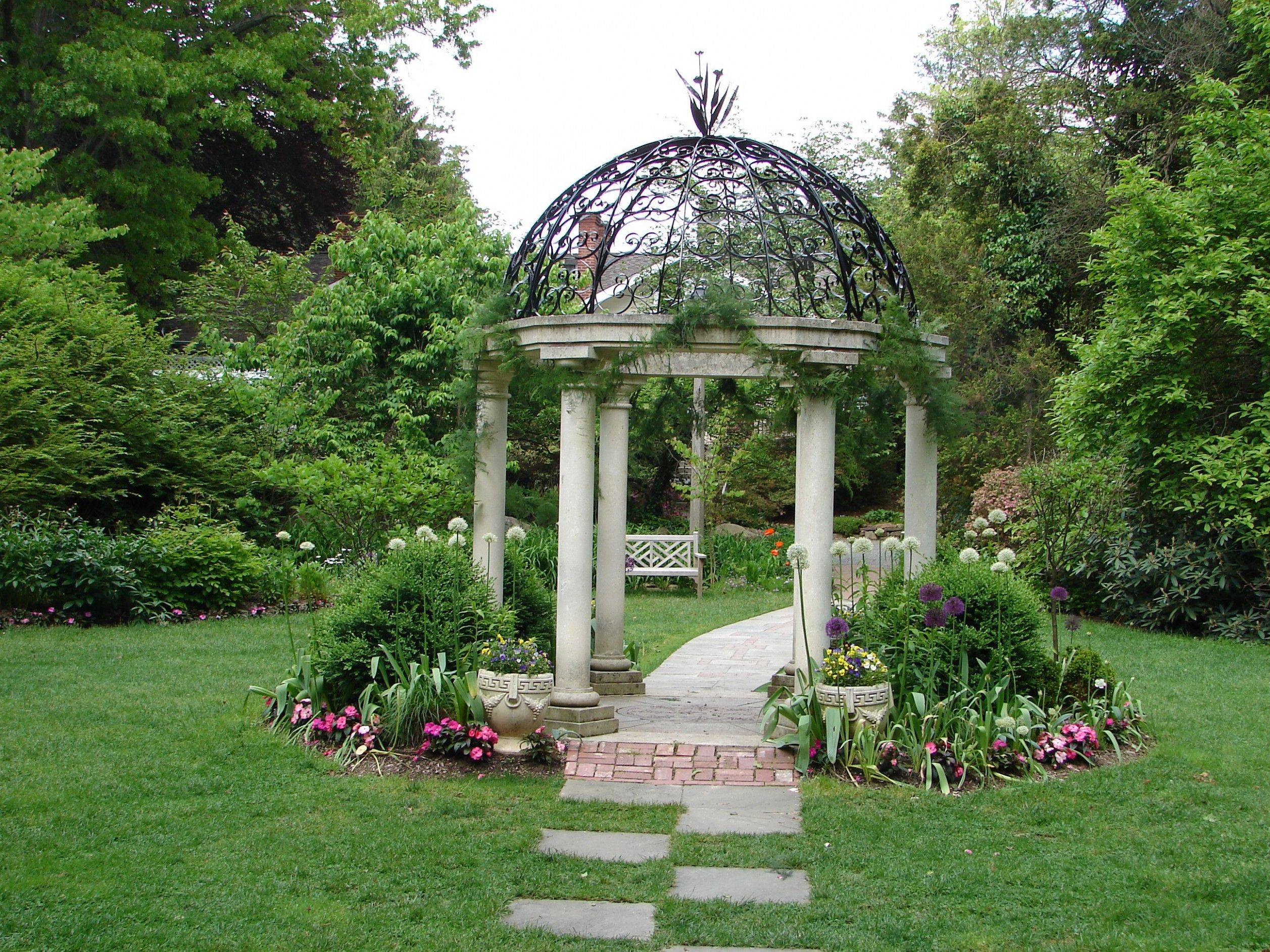 Backyard Flower Garden Ideas