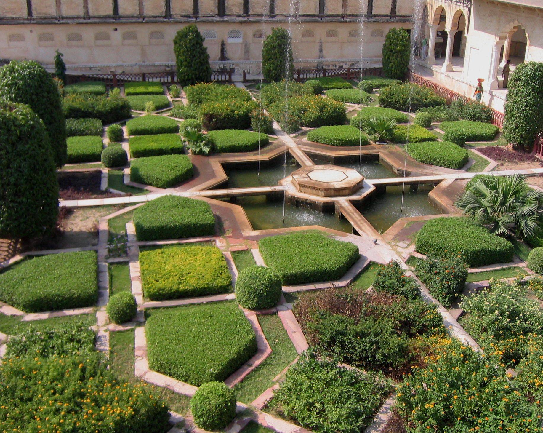 Lutyens Mughal Gardens British Garden