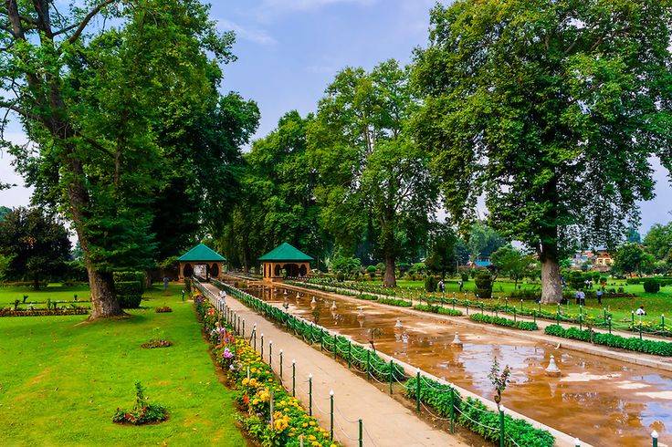 Srinagars Beautiful Mughal Gardens