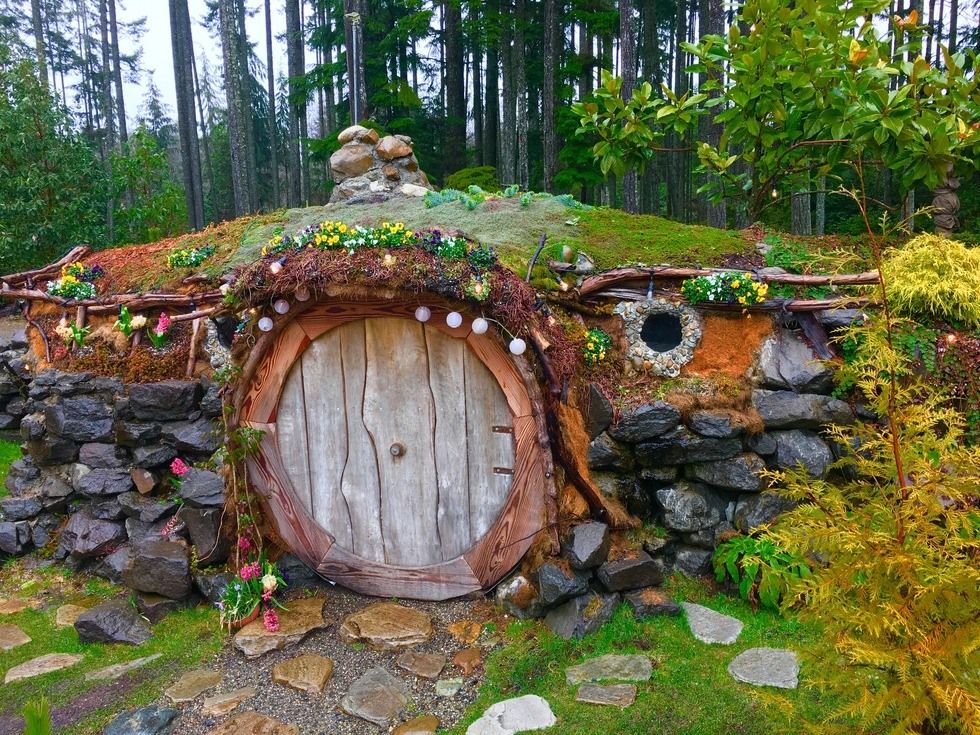 Mesmerizing Hobbit Home