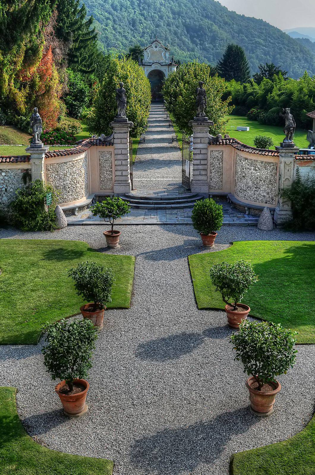 An Italian Themed Garden Ideas