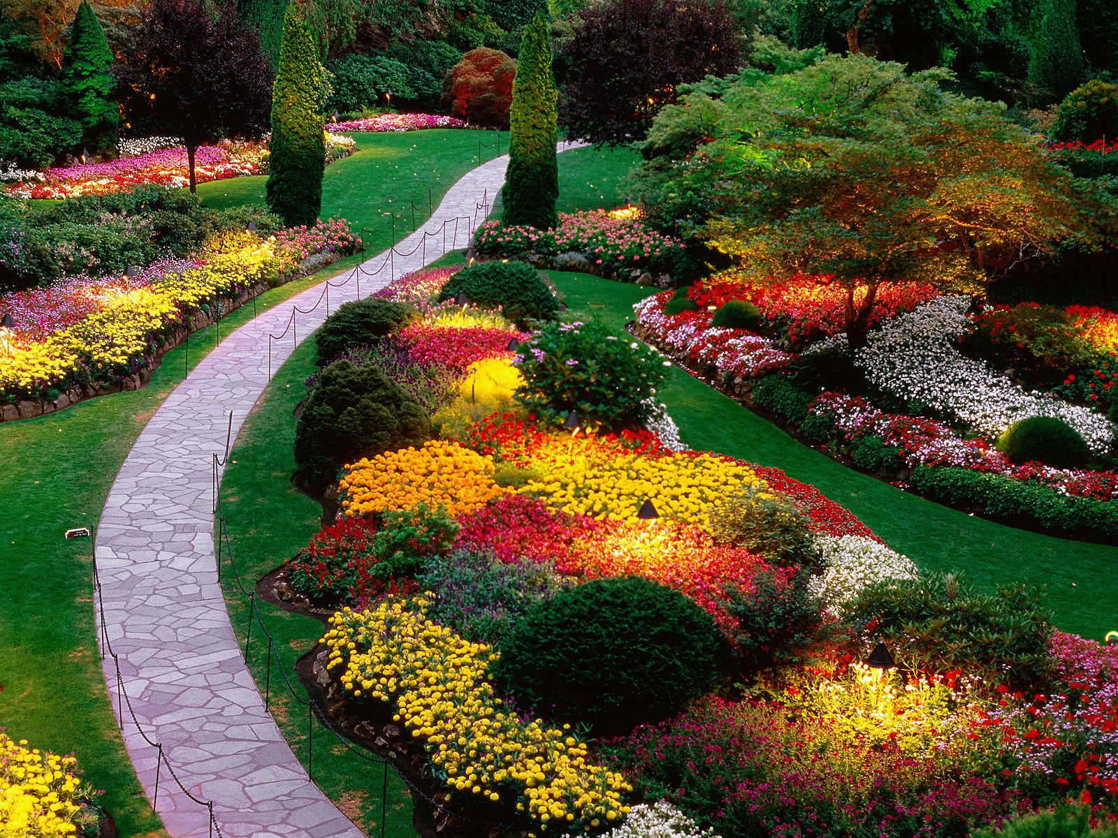 The Most Beautiful And Biggest Natural Flower Garden