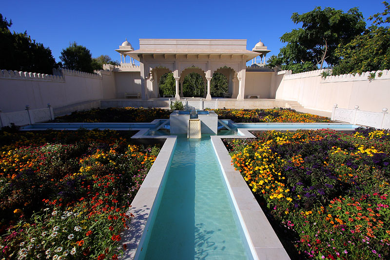 Icoinc Persian Gardens