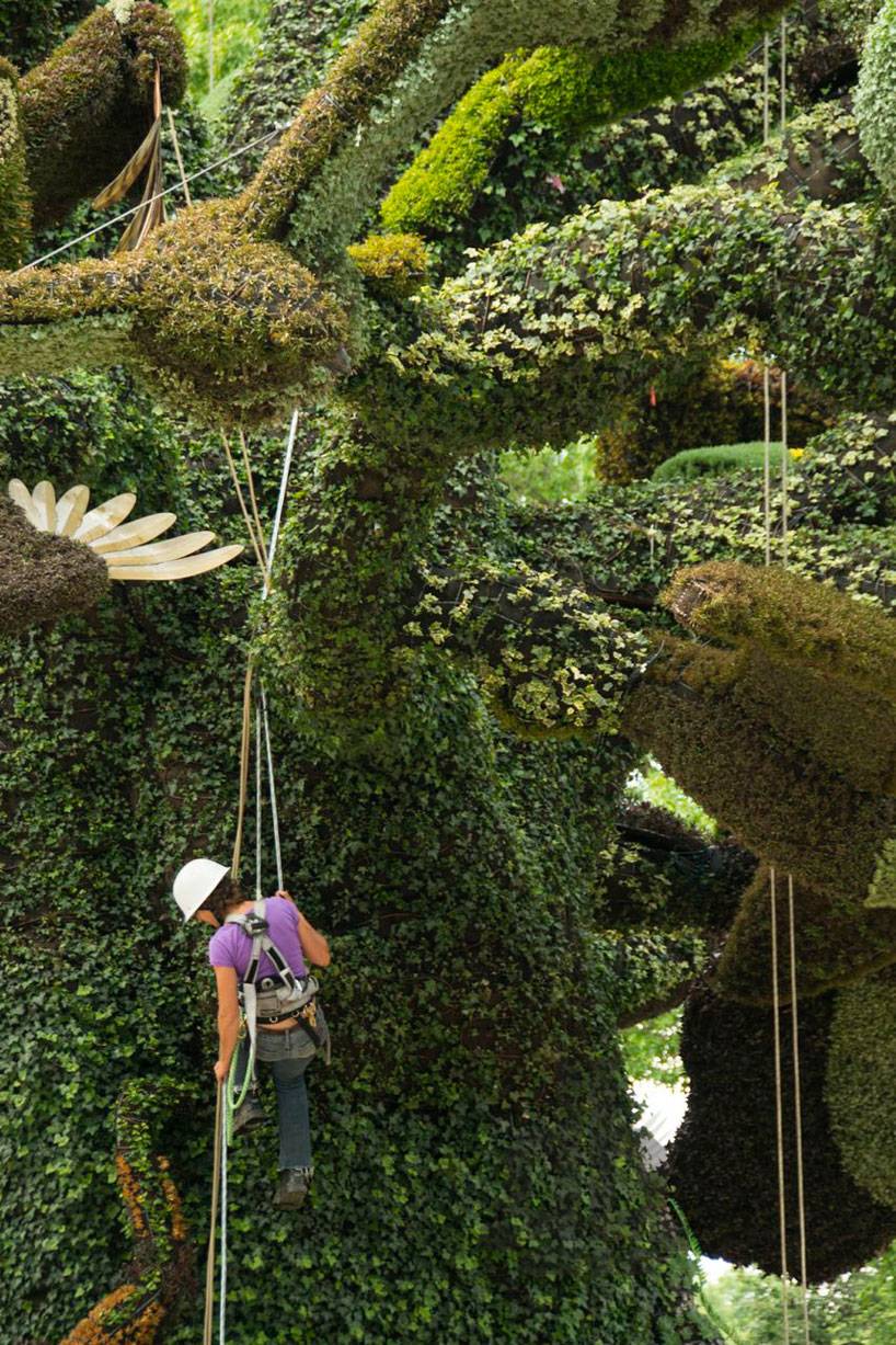 Incredible Giant Living Sculptures
