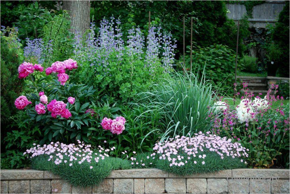 Most Beautiful Front Yard Flower Beds Ideas