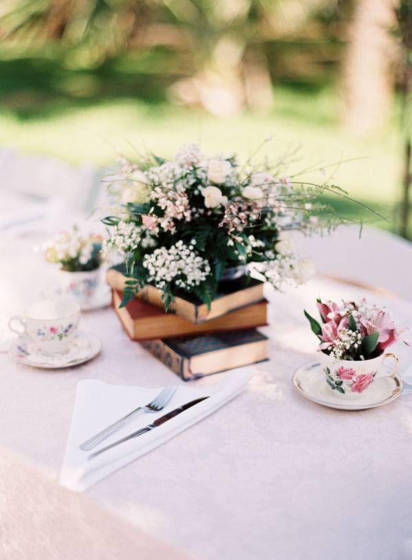 Simple Centerpiece Outdoor Wedding Reception