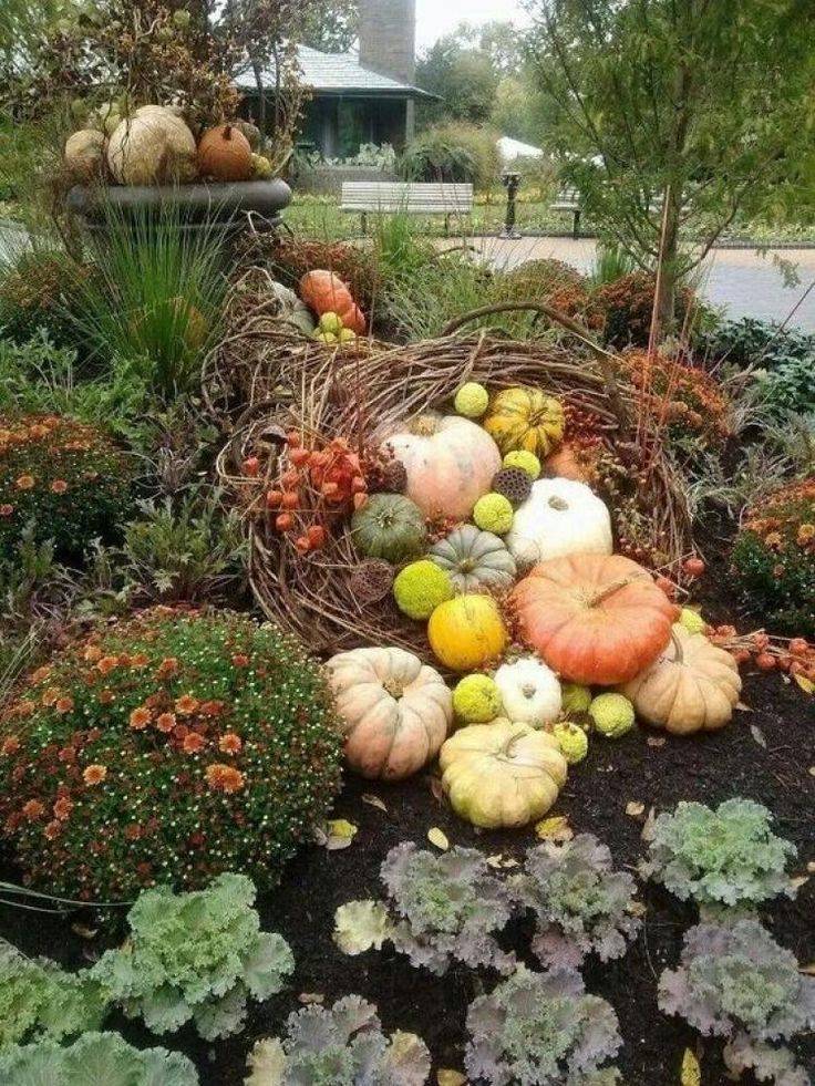 Easy Outdoor Fall Decorations
