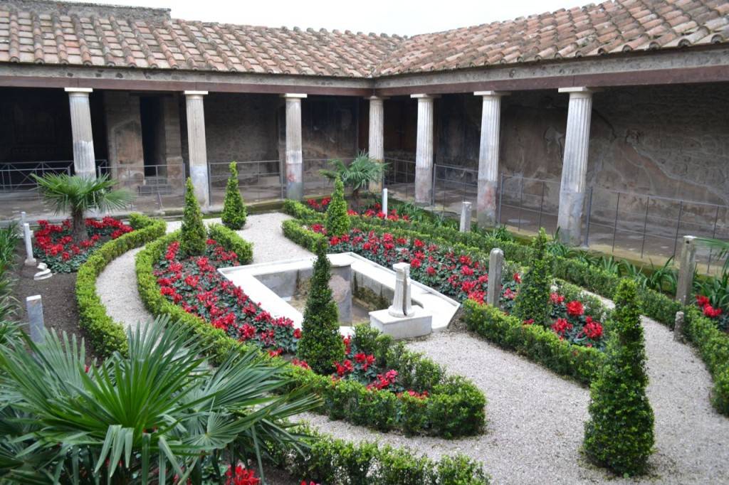 Pompeii Courtyard Garden