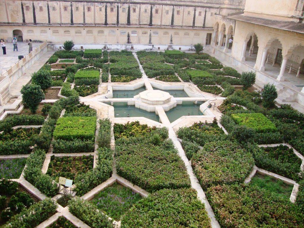 Persian Gardens Ayanahouse
