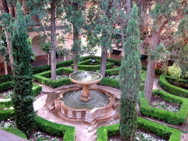 Grapevine Arbor Design Ideas