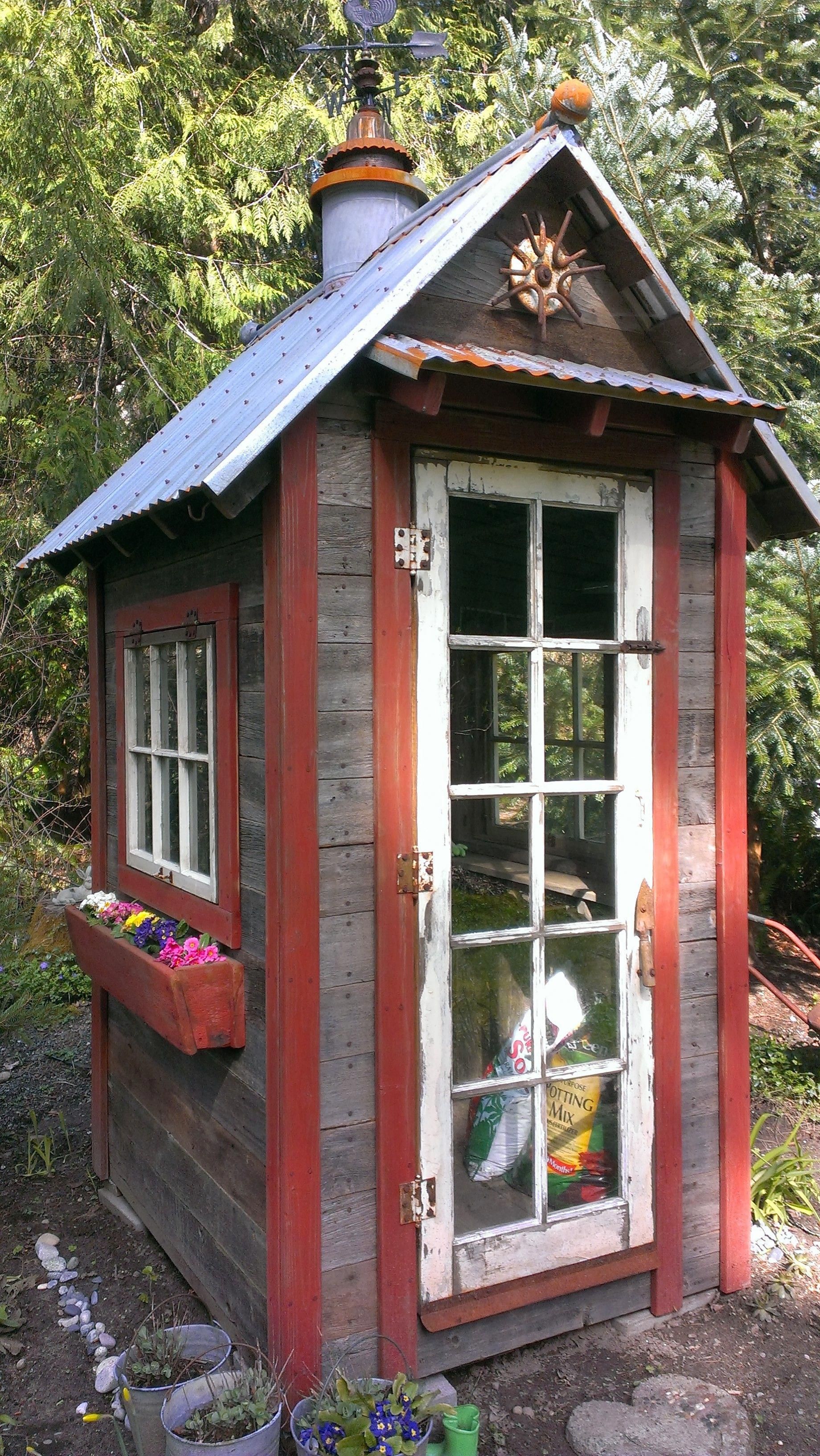 Jardin Shed Decor
