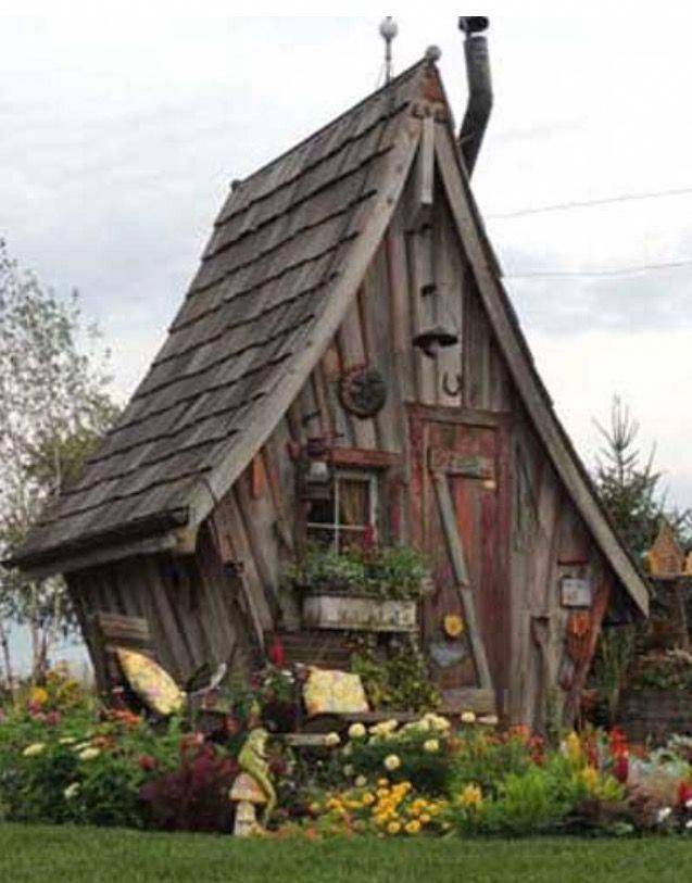 Best Crooked Tree House Design