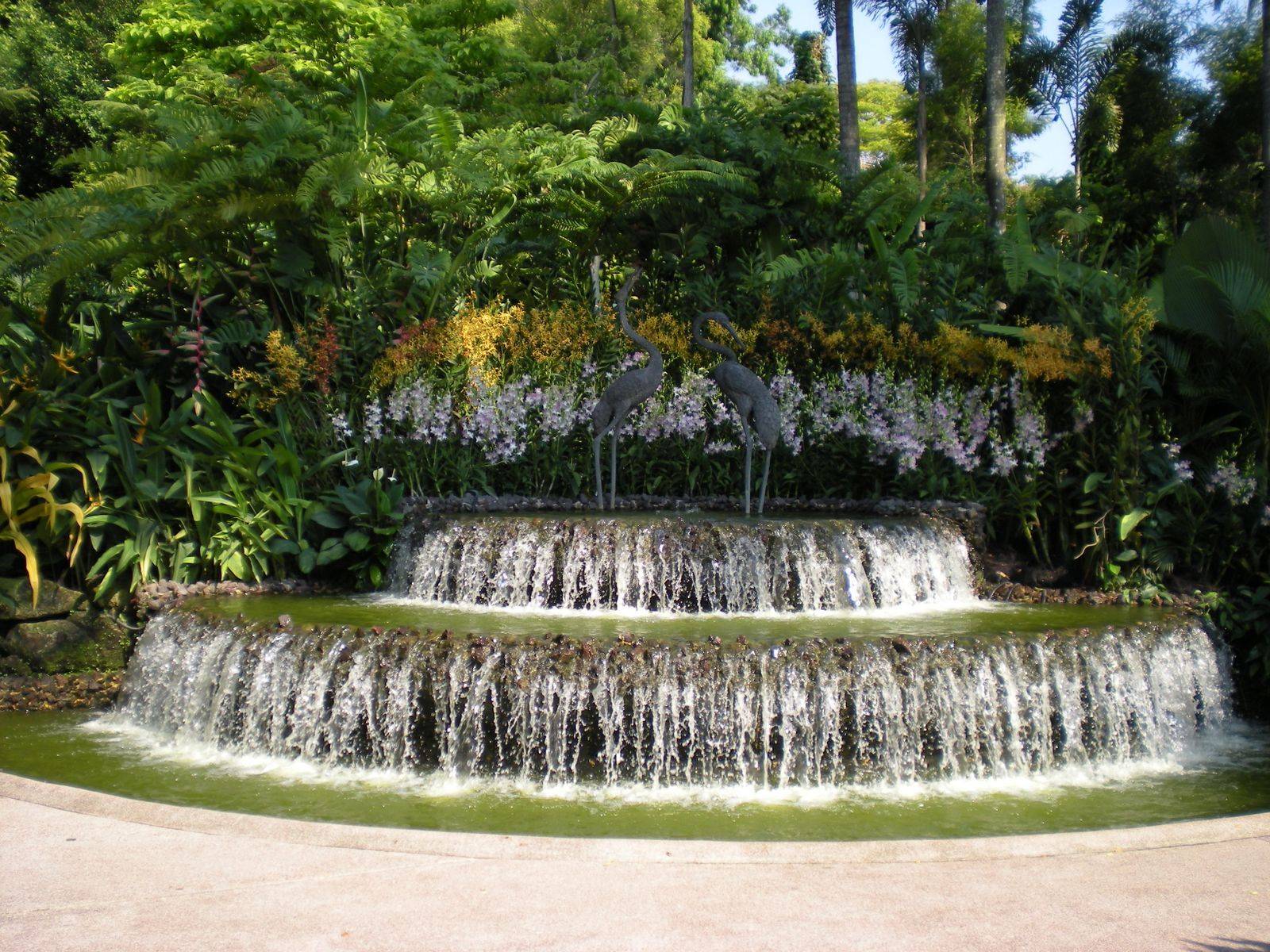 The Worlds Largest Indoor Waterfall