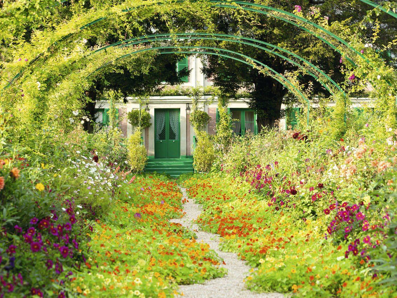 Best Graceful Fairytale Garden Ideas