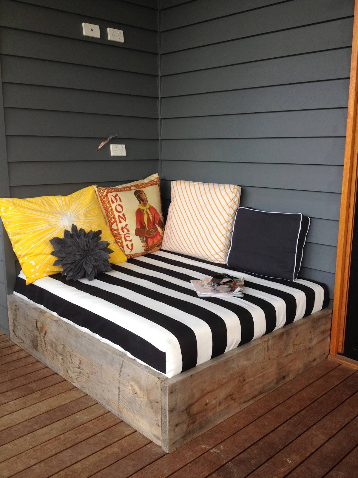 Beautiful Outdoor Teak Daybed Decoholic