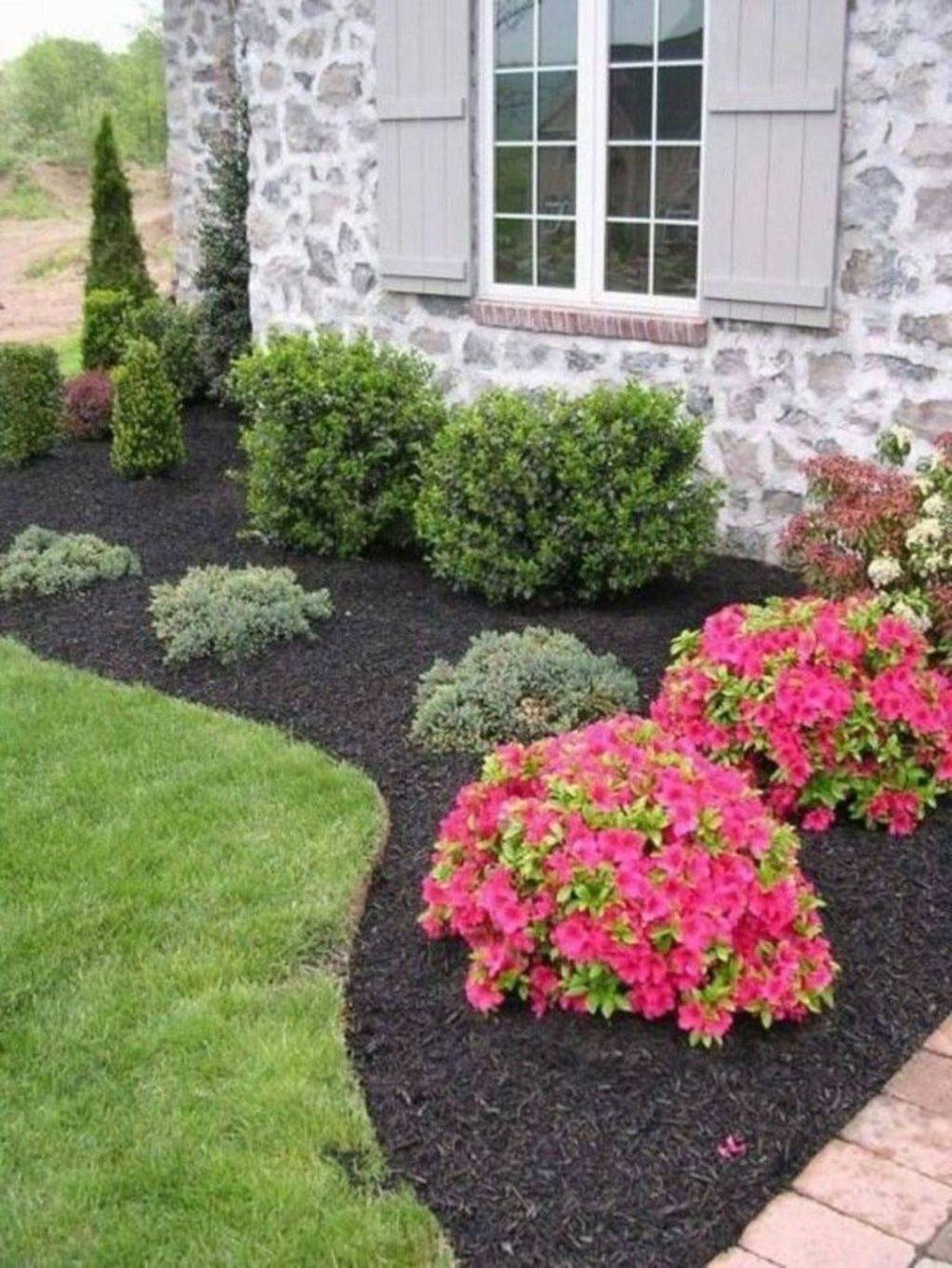 Lovely Flower Beds Design Ideas