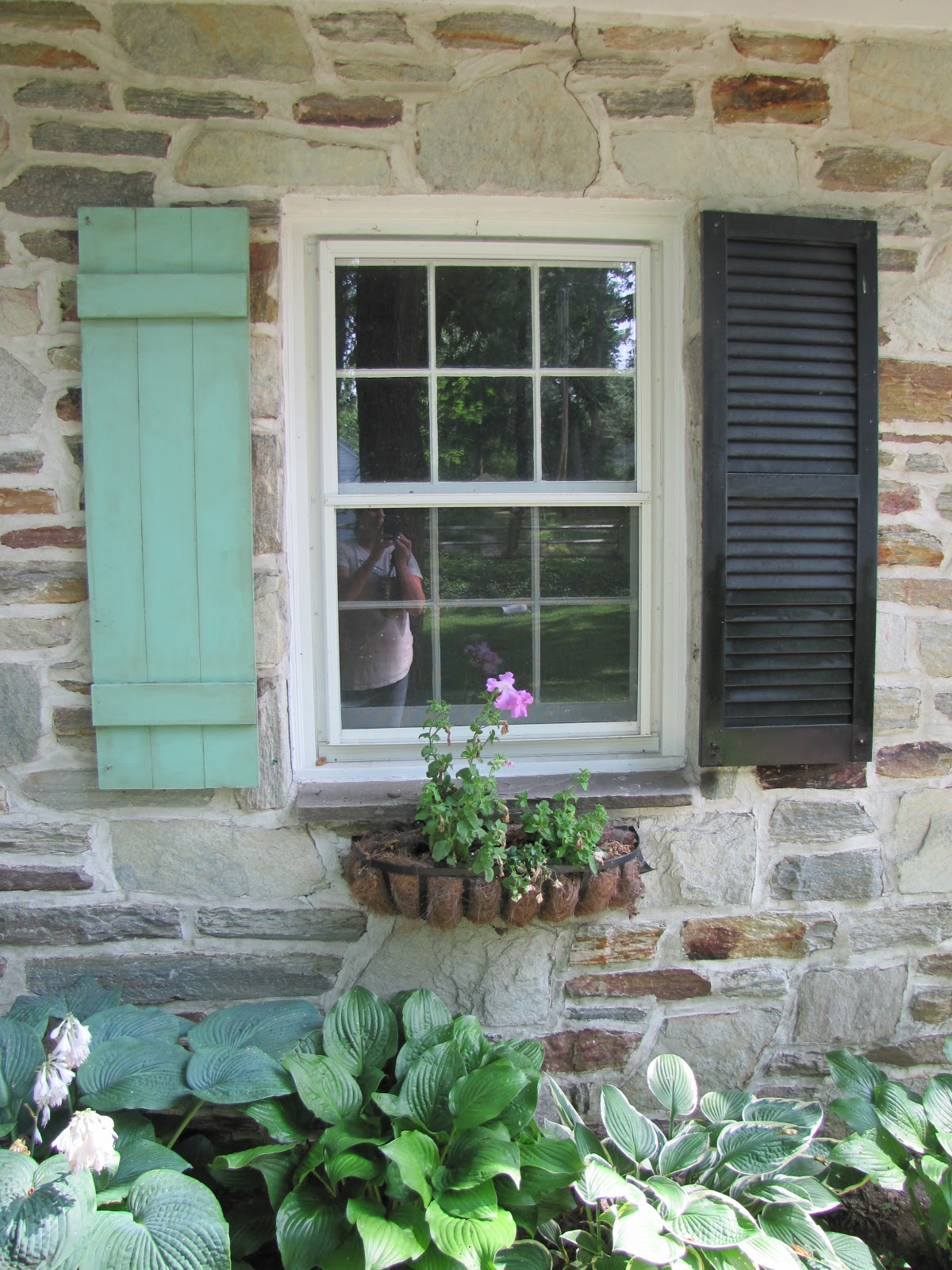 Best Old Shutter Outdoor Decor Ideas