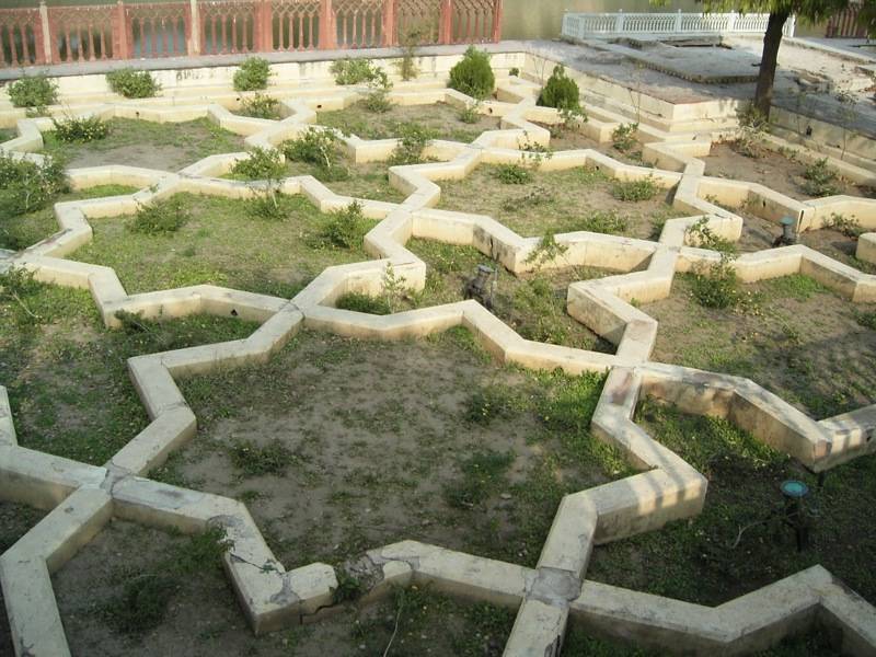 Islamic Garden Lineworks