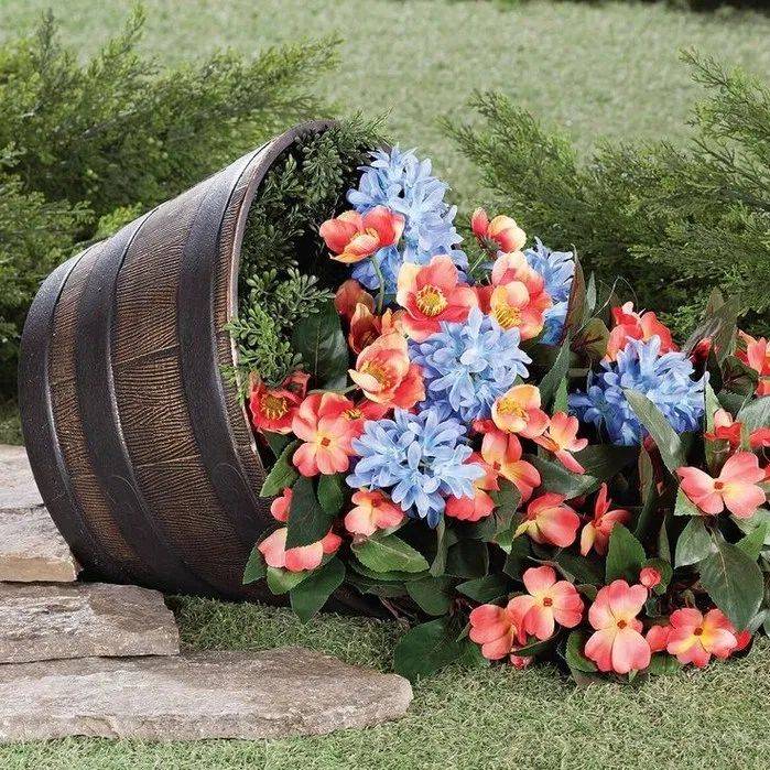 Best Spilled Flower Pot Ideas