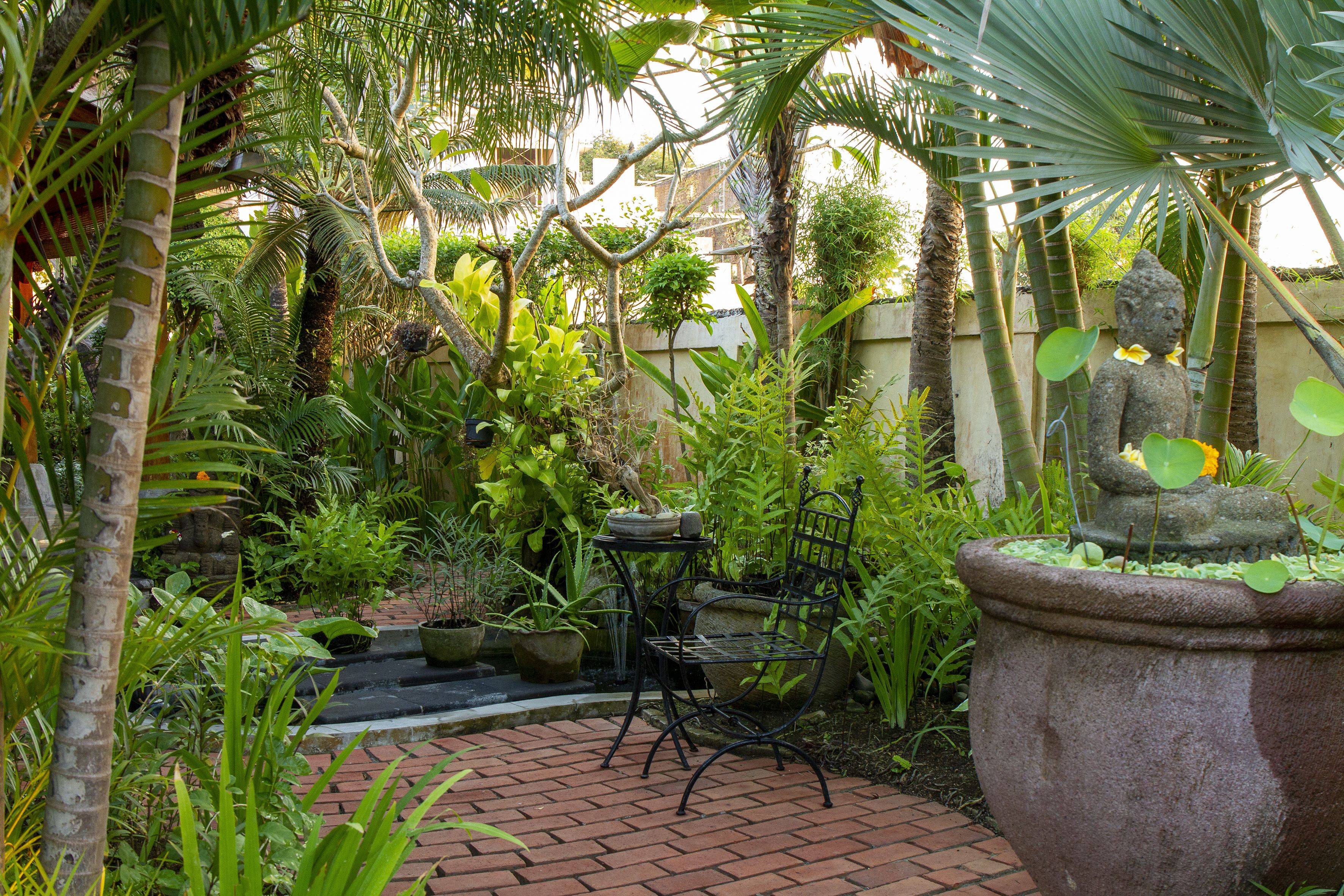 A Gorgeous Balinese Garden