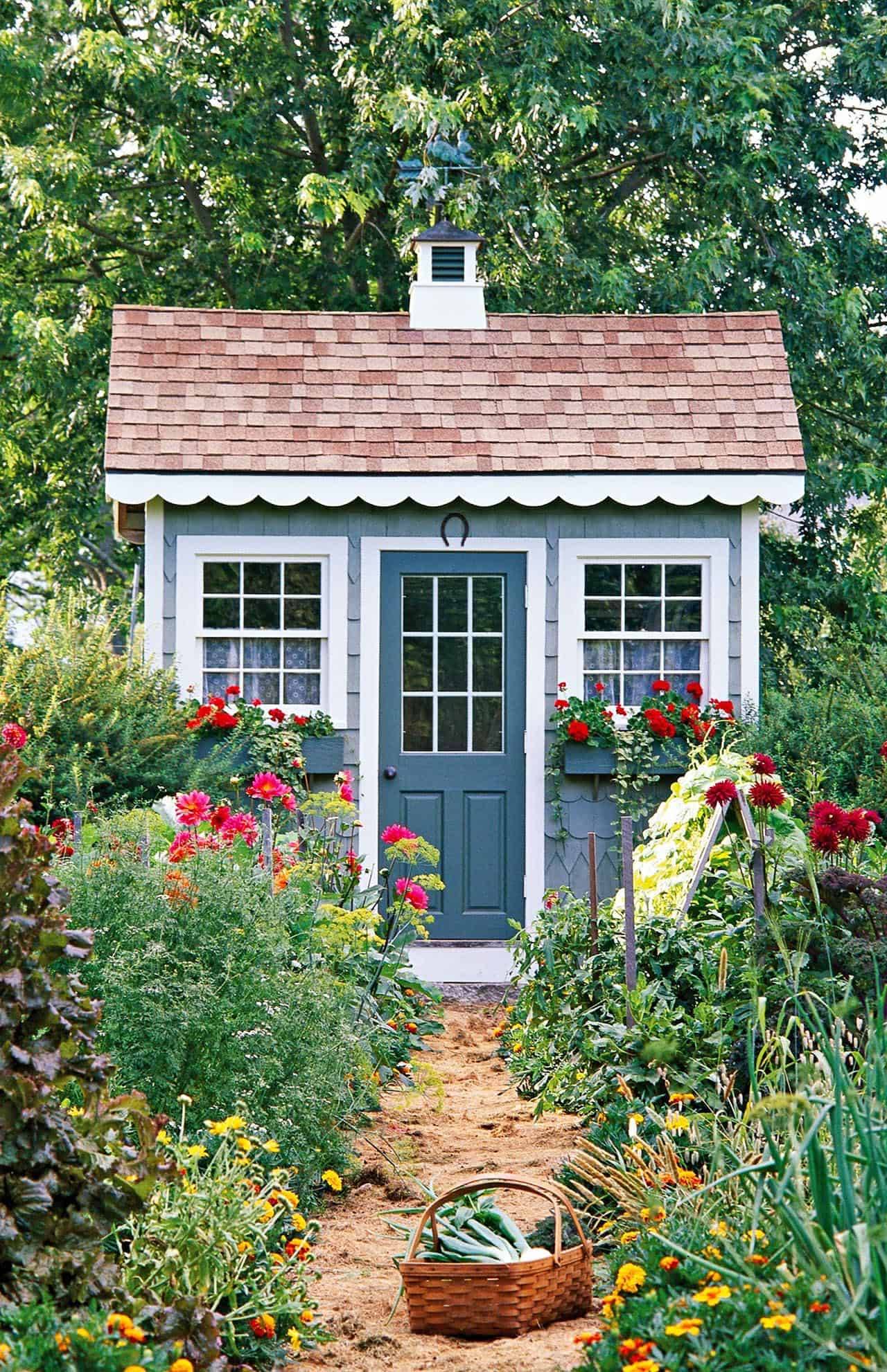 Lovely And Cute Garden Shed Design Ideas