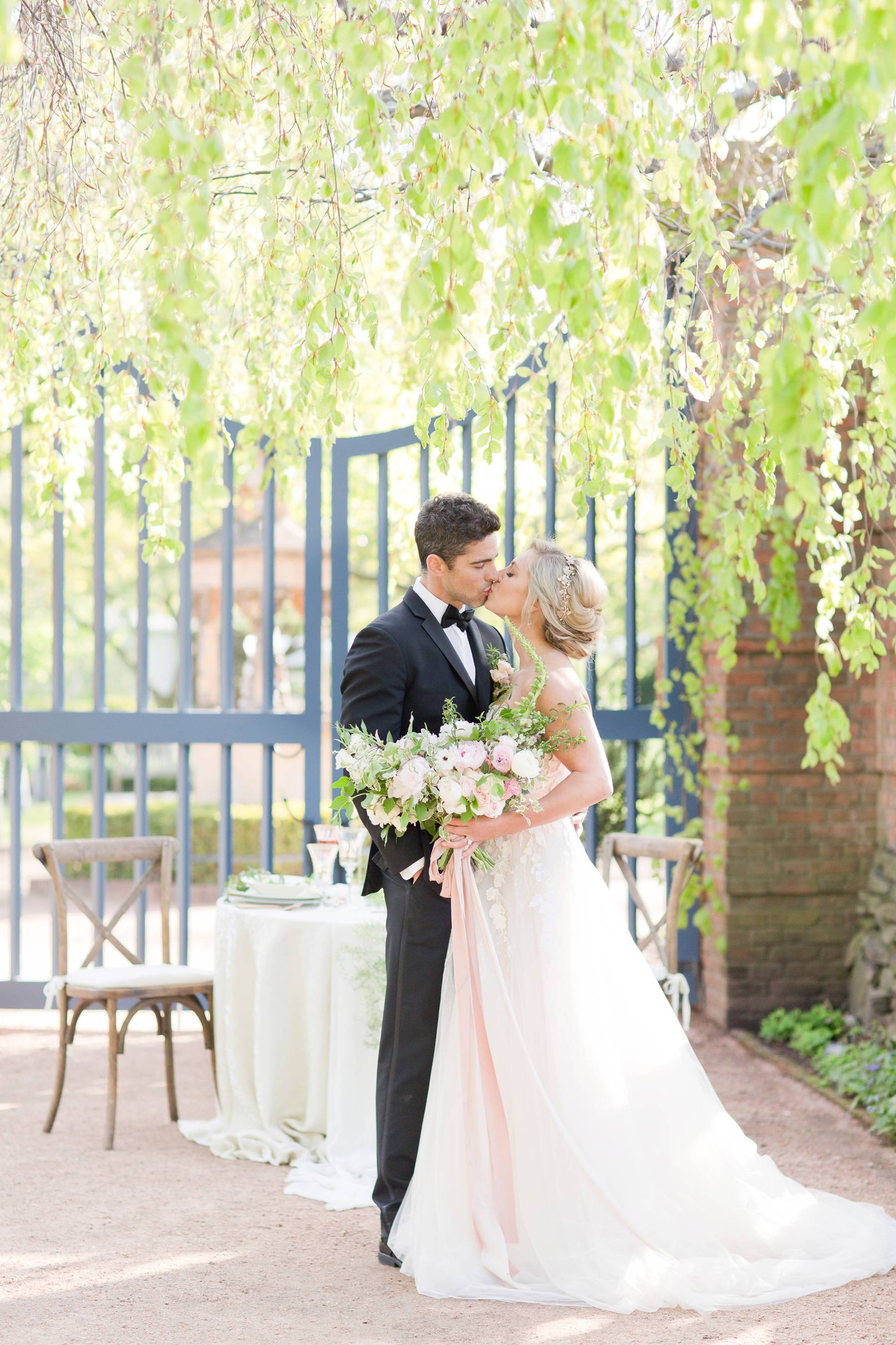 Romantic Chicago Botanic Garden Summer Wedding Romantic Chicago