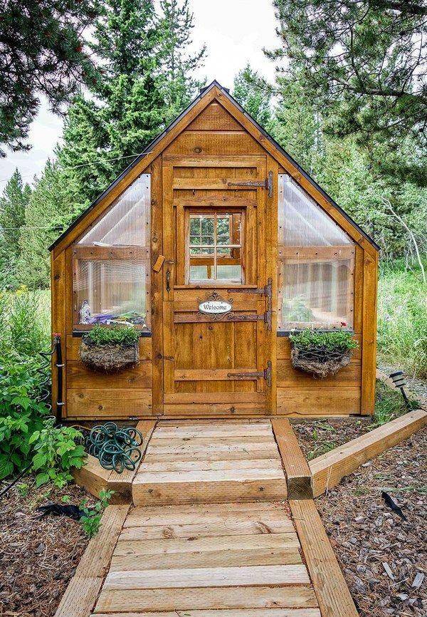Small Quaint Outdoor Gardening Sheds