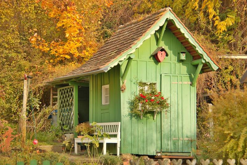 Small Quaint Outdoor Gardening Sheds
