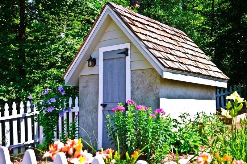 Small Quaint Outdoor Gardening Sheds