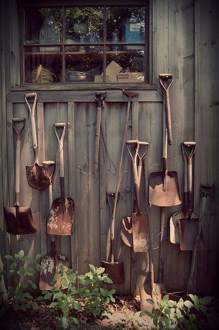 An Easy Pallet Tool Station