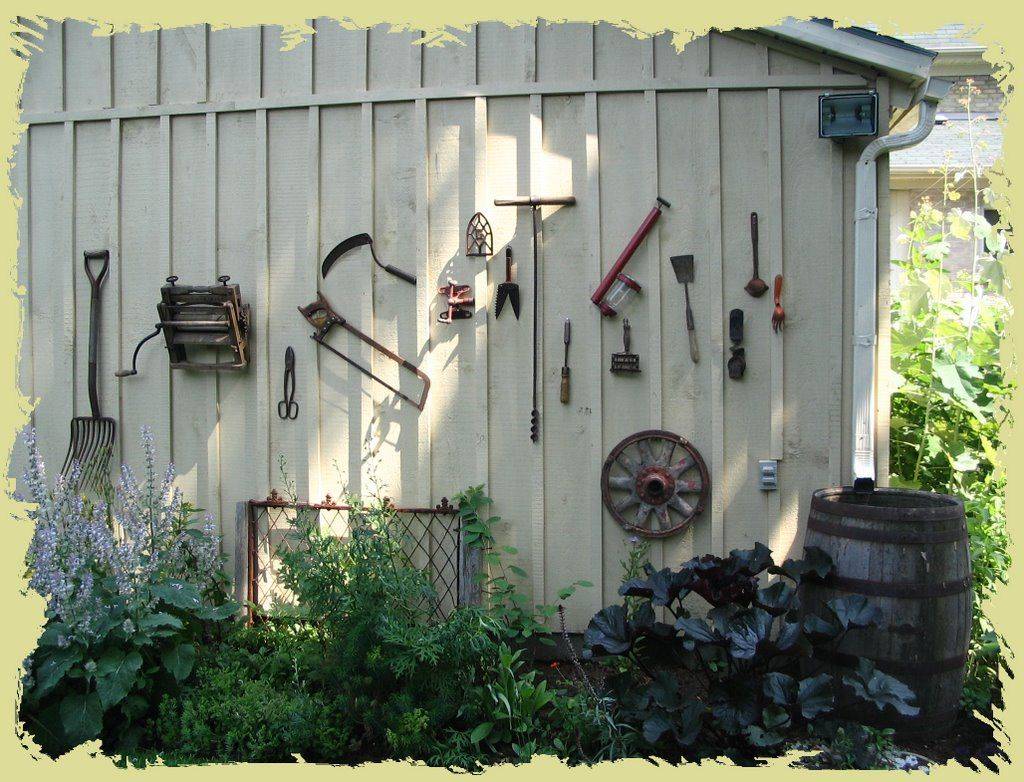 An Easy Pallet Tool Station