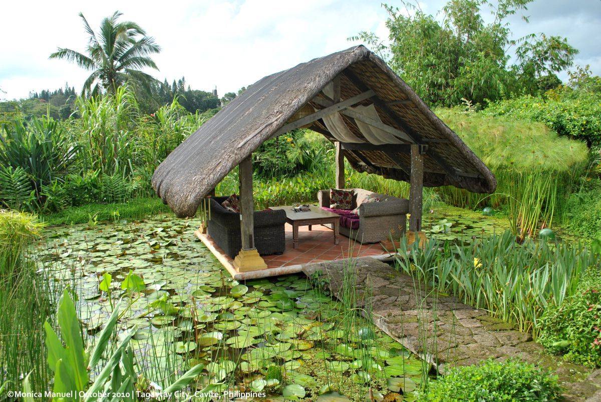 Moon Garden Hotel Outdoor Decor